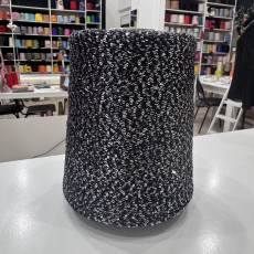 LUCIA Lagopolane 60% металл (пайетка) 40% нейлон 500м/100г